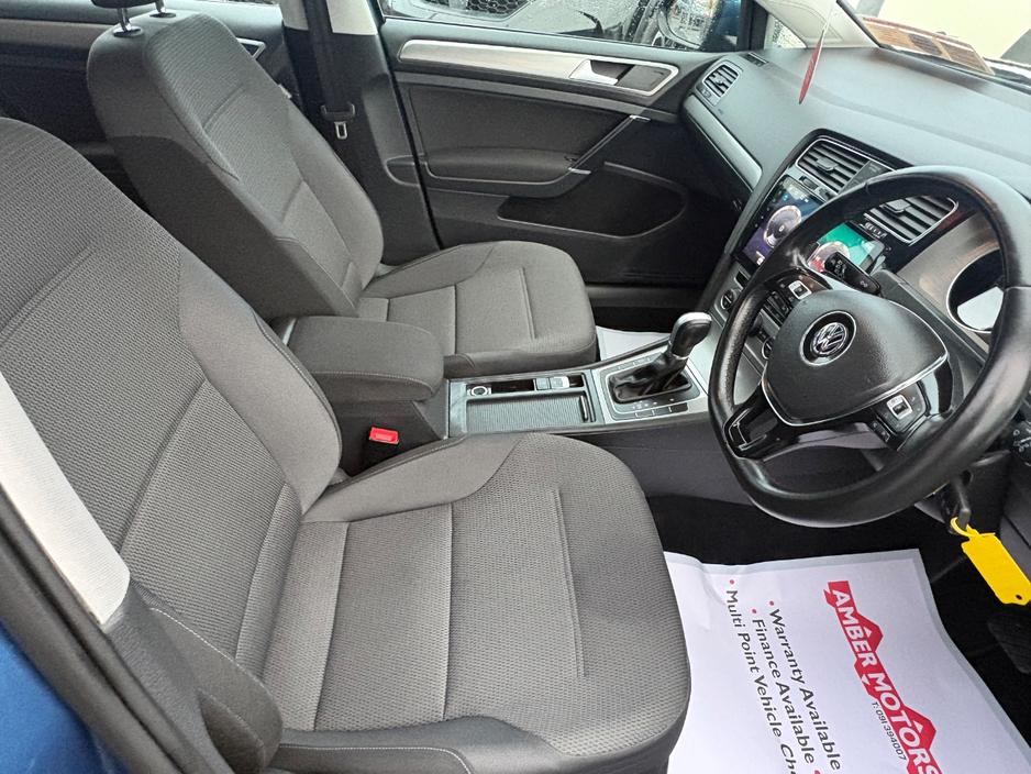 2014 Volkswagen Golf - image 19