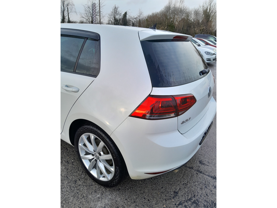 2015 Volkswagen Golf 1.4 Highline €13,950