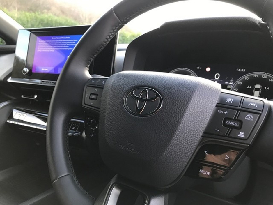 2025 Toyota C-HR - image 14