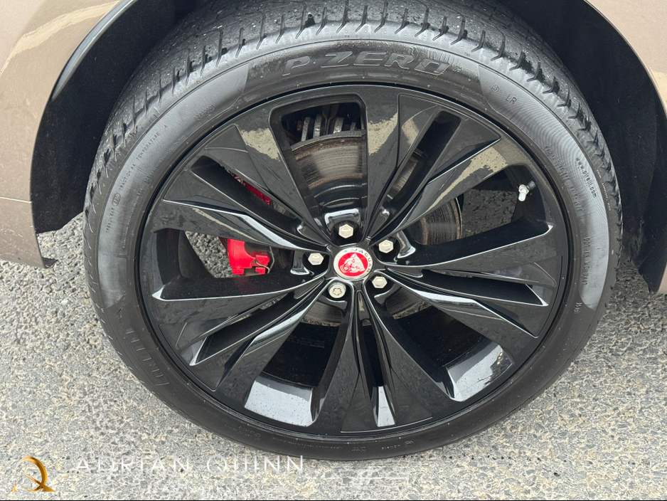 2016 Jaguar F-Pace - image 9