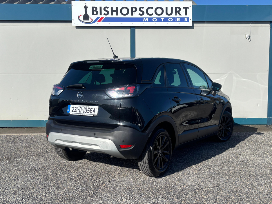 2023 Opel Crossland X - image 9