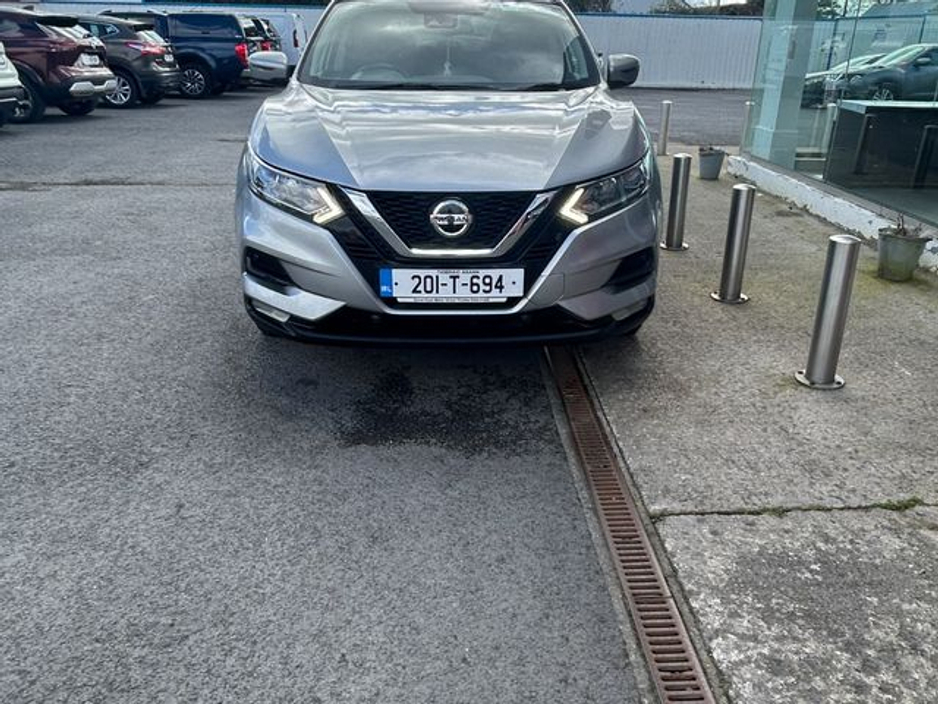 2020 Nissan Qashqai - image 4