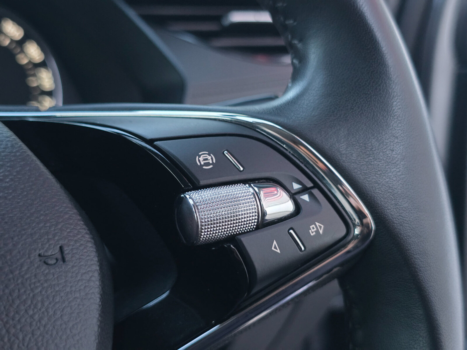 2022 Skoda Octavia - image 34