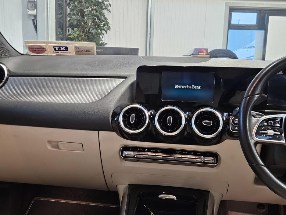 2021 Mercedes-Benz GLA Class - image 13