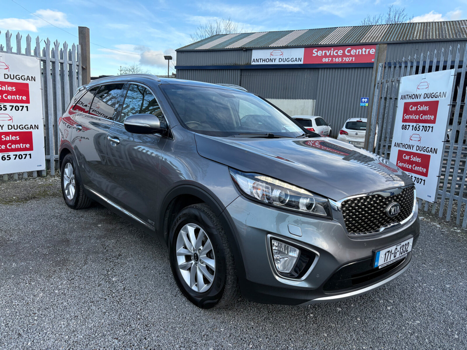 2017 Kia Sorento Platinum AWD (7 seats) €14,995