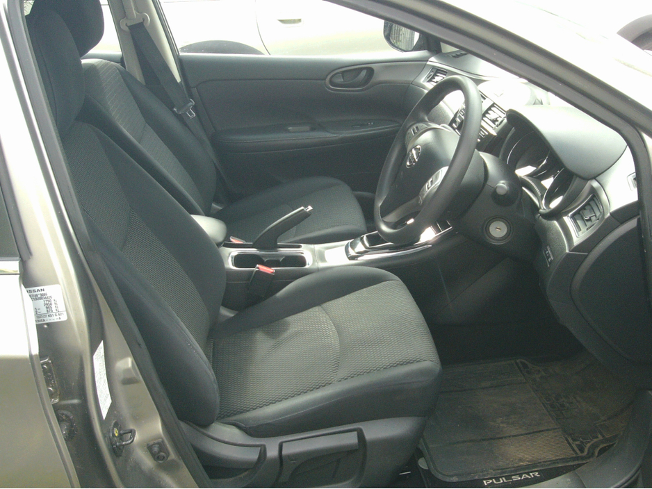 2015 Nissan Pulsar - image 7