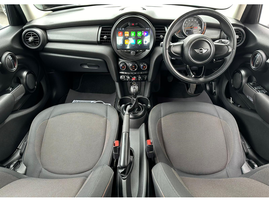 2017 MINI Cooper - image 15