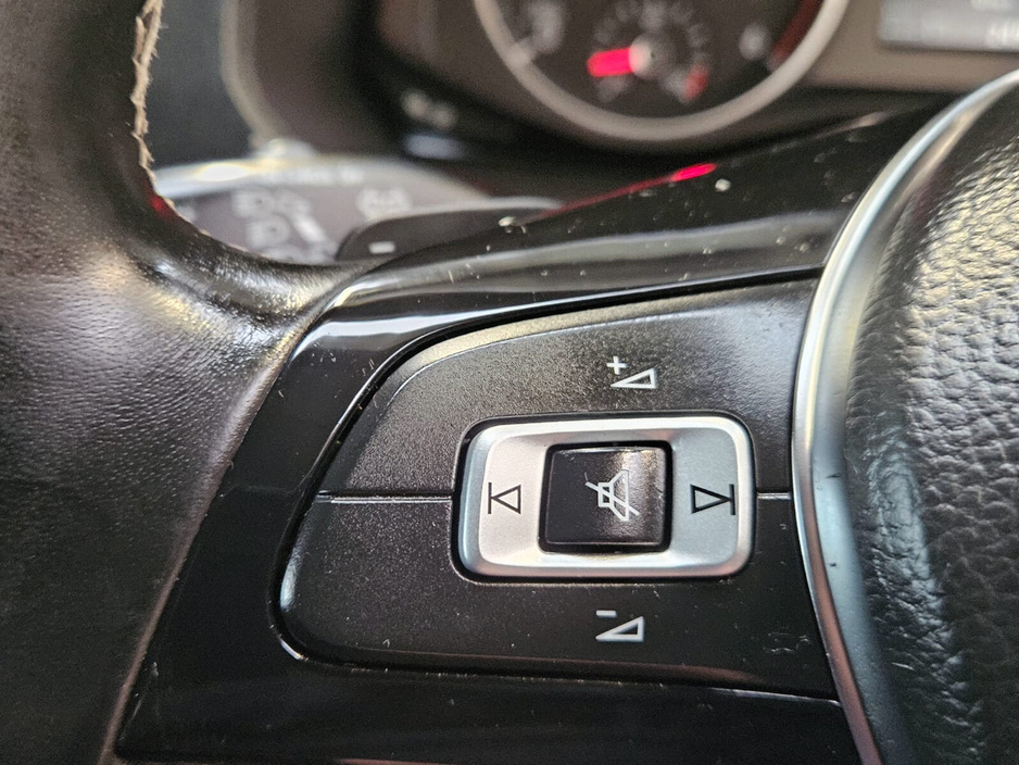 2018 Volkswagen Amarok - image 10