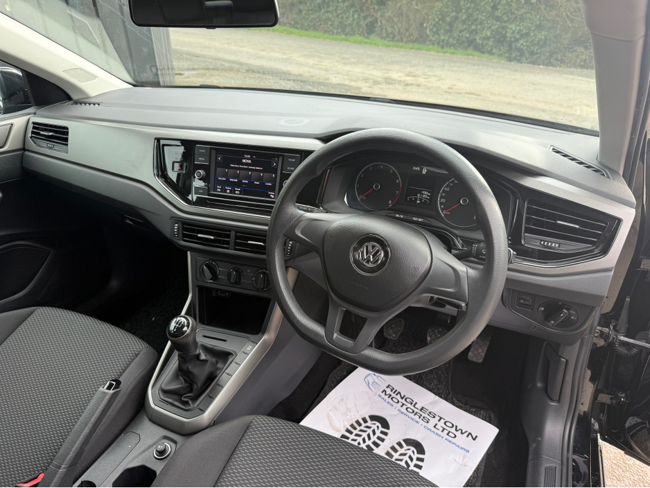 2018 Volkswagen Polo - image 8
