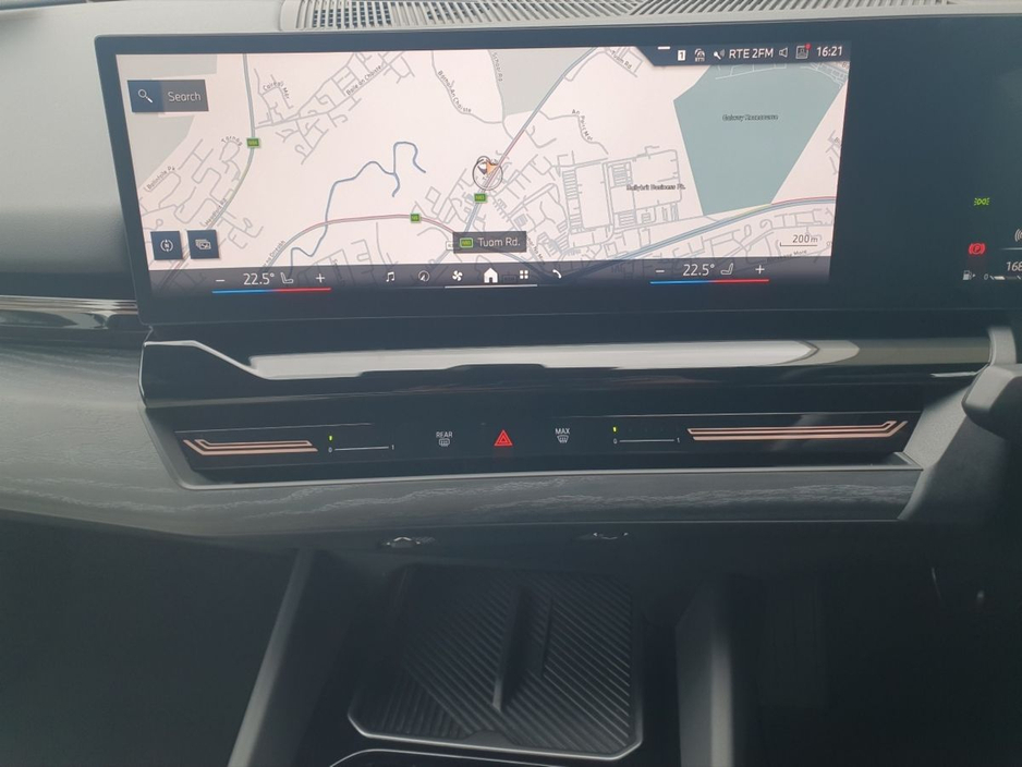 2024 BMW 5 Series - image 8