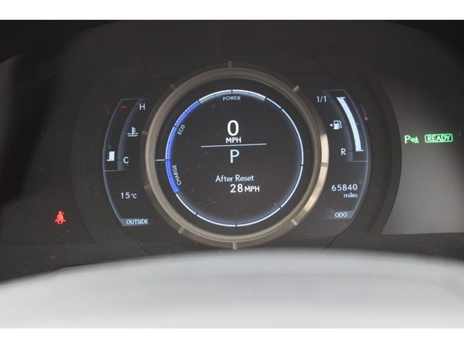 2016 Lexus RC 300 h - image 24