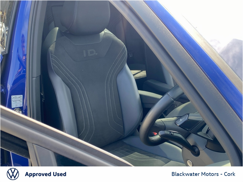 2022 Volkswagen ID.4 - image 8
