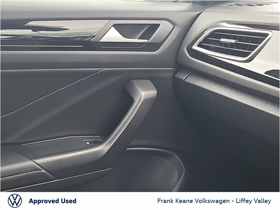 2022 Volkswagen T-Roc - image 18