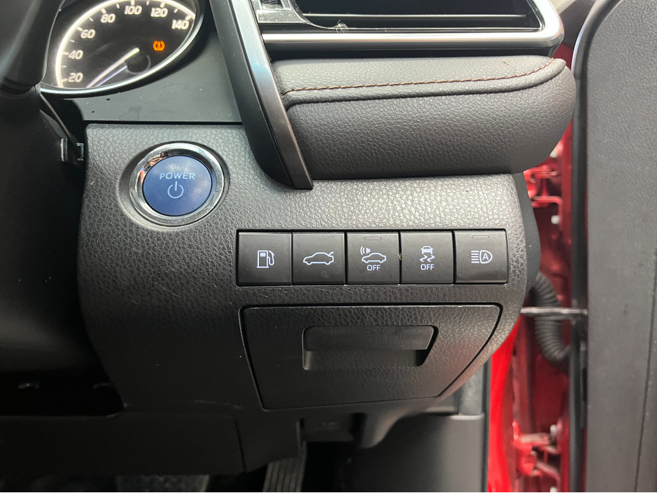 2018 Toyota Camry - image 20