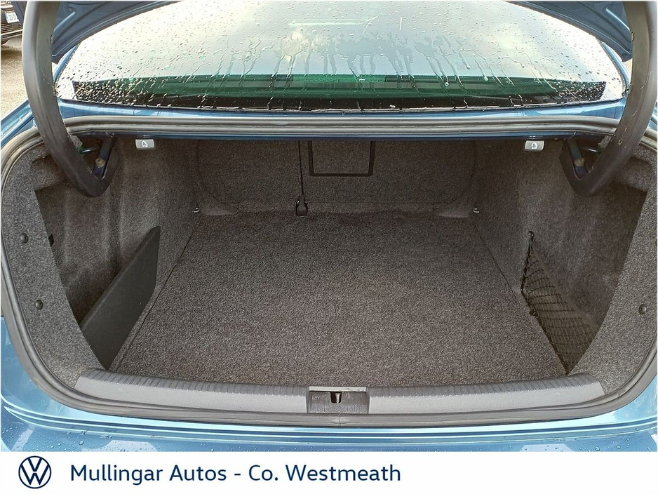 2016 Volkswagen Jetta - image 9