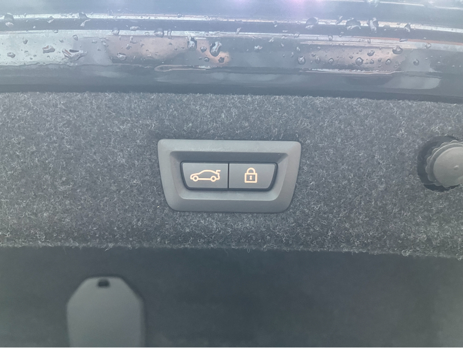 2020 BMW 5 Series €32950 2020 BMW 530E LUXURY EDITION JOY+ 2.0 AUTOMATIC / CRUISE CONTROL / 360° PARKING CAMERA / ELECTRIC MEMORY & HEATED SEATS / HEATED REAR SEATS / AMBIENT LIGHTS €32,950