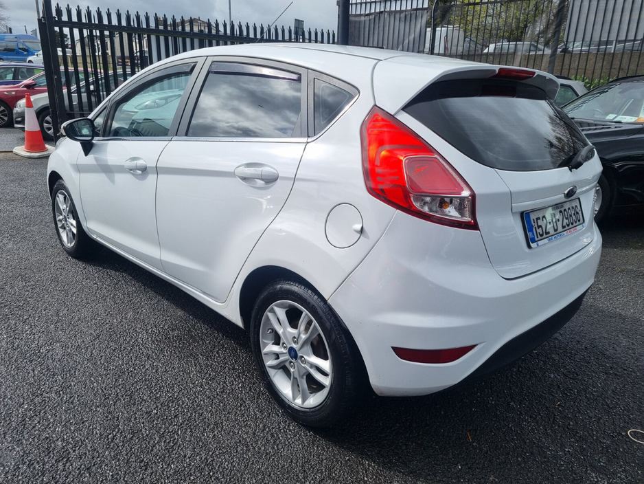 2015 Ford Fiesta - image 16