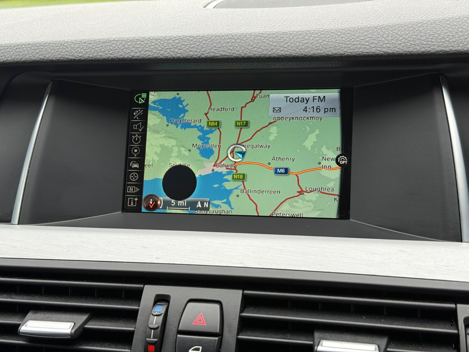 2016 BMW 5 Series - image 19