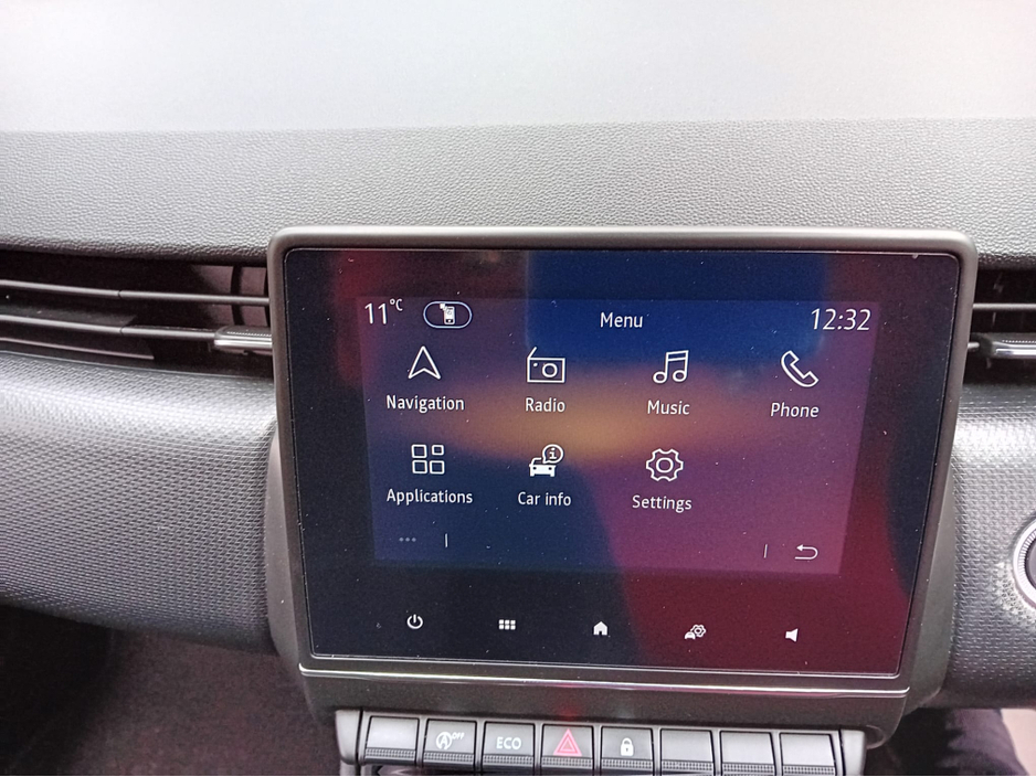 2021 Renault Clio - image 20