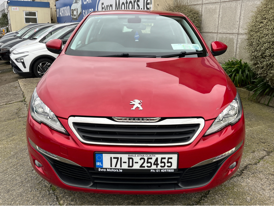 2017 Peugeot 308 - image 2