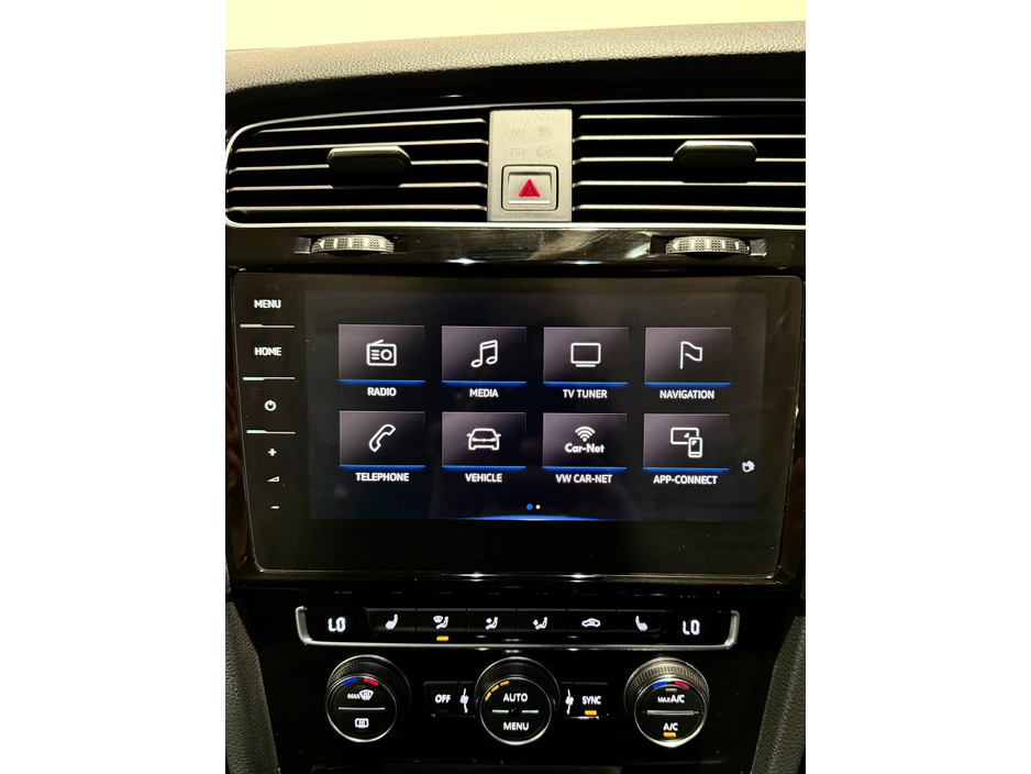 2017 Volkswagen Golf - image 14