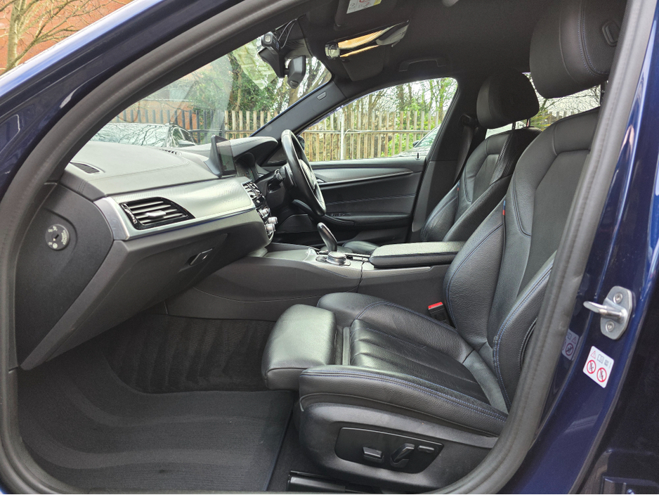 2019 BMW 5 Series - image 9