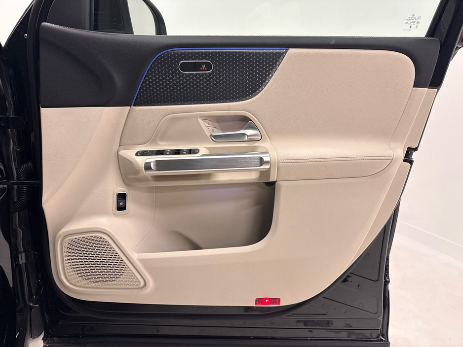2026 Mercedes-Benz GLB - image 17