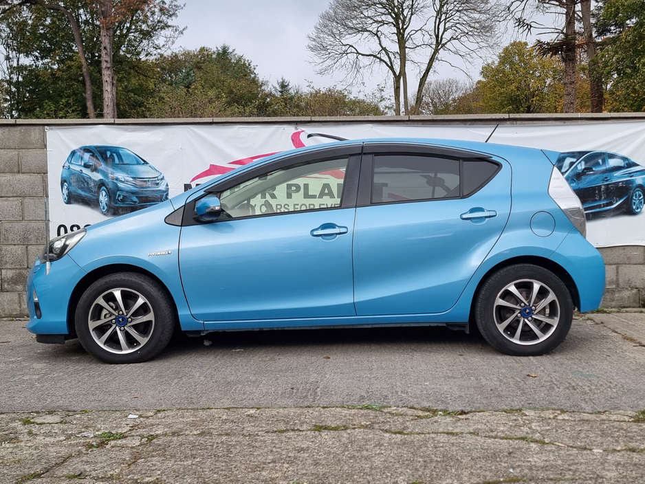 2014 Toyota Aqua - image 7