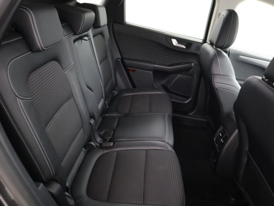 2021 Ford Kuga - image 13