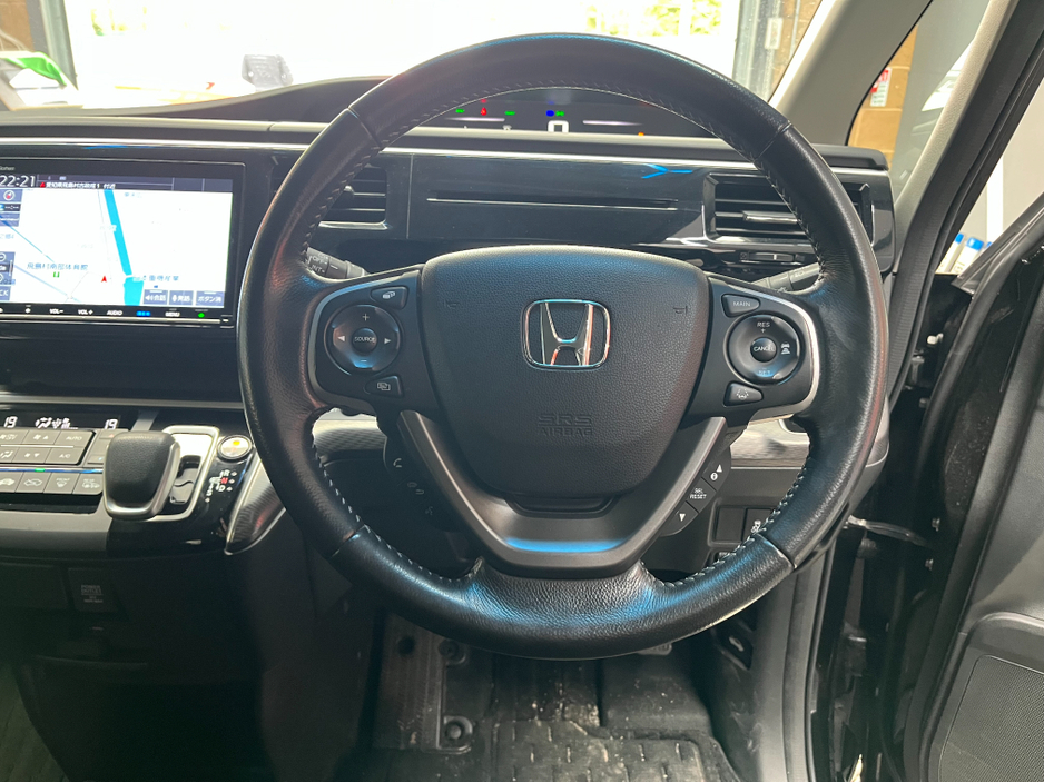 2018 Honda Stepwagon - image 7