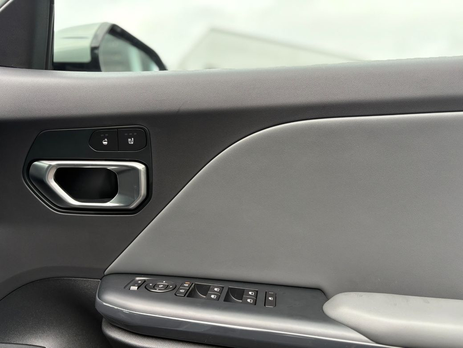2026 Kia K4 - image 8