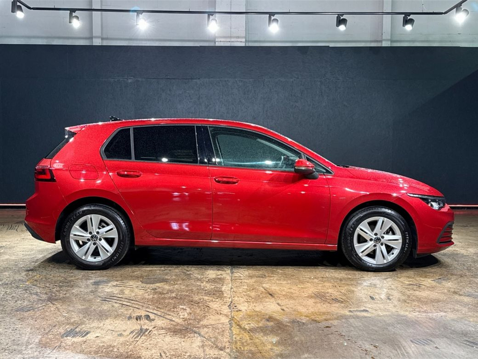 2023 Volkswagen Golf - image 2