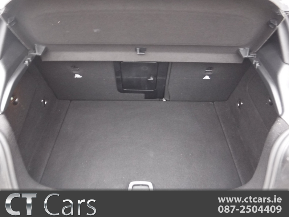 2013 Mercedes-Benz A Class - image 10