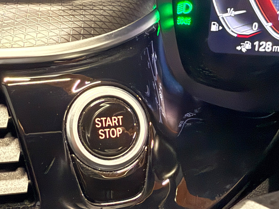 2022 BMW 5 Series - image 21