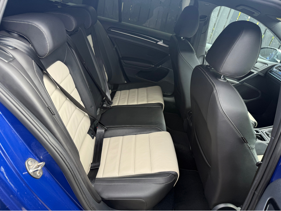 2015 Volkswagen Golf - image 11