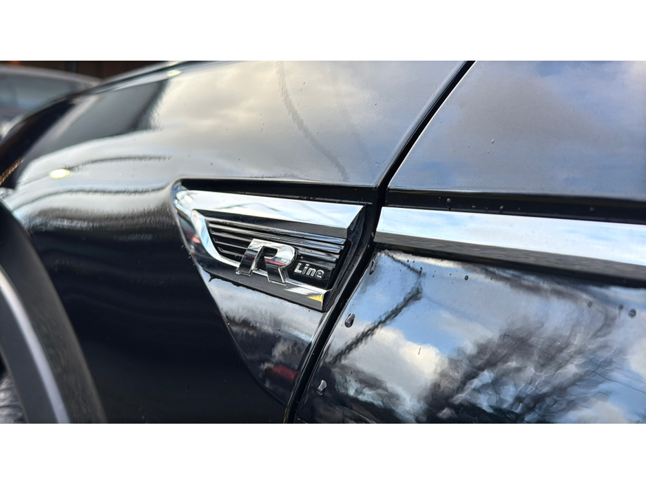 2018 Volkswagen Tiguan - image 21