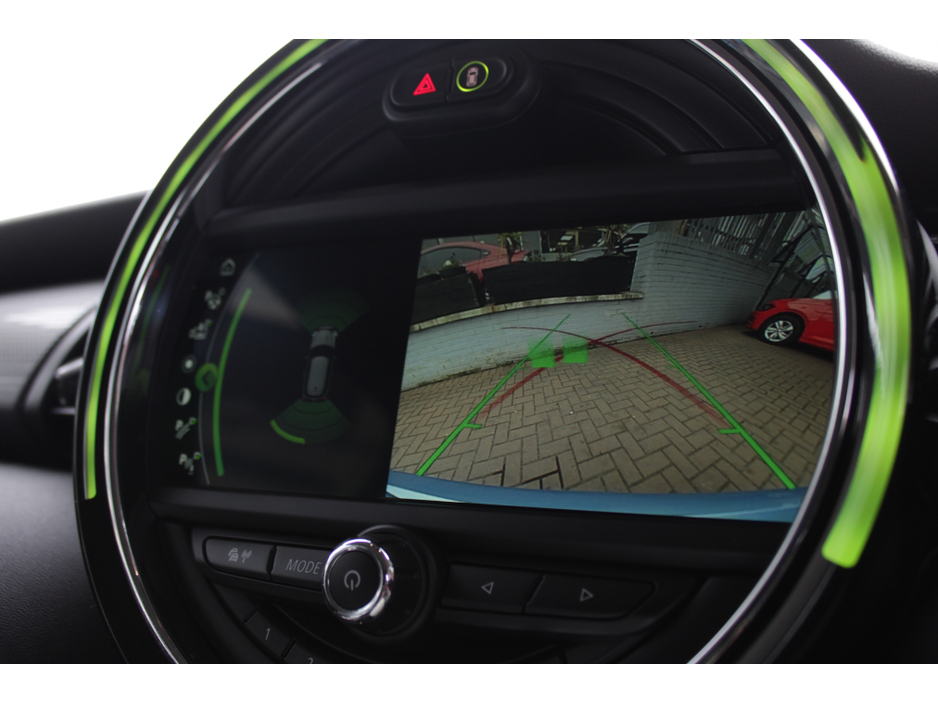 2018 MINI Cooper - image 13