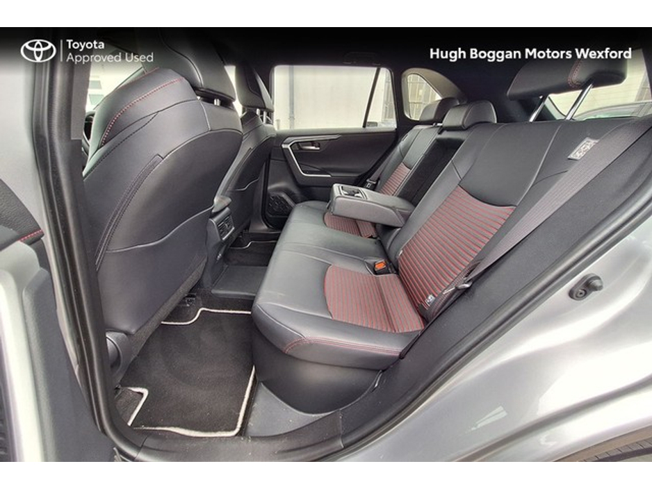 2025 Toyota Rav4 - image 8