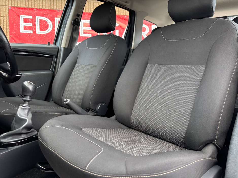 2014 Dacia Duster 1.5 dCi 110 SIGNATURE 4WD €6,450