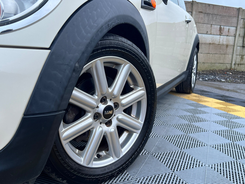 2013 MINI Hatch  €8,950