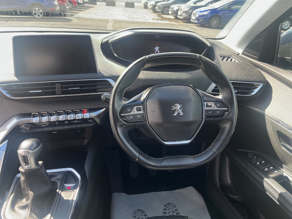 2019 Peugeot 5008 - image 14