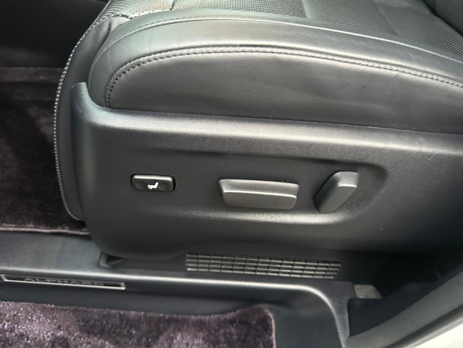 2015 Toyota Alphard Executive Lounge 2.5 Petrol Hybrid (0896) €39,995