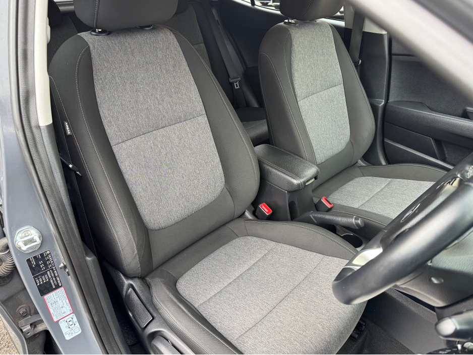 2021 Kia Stonic - image 13