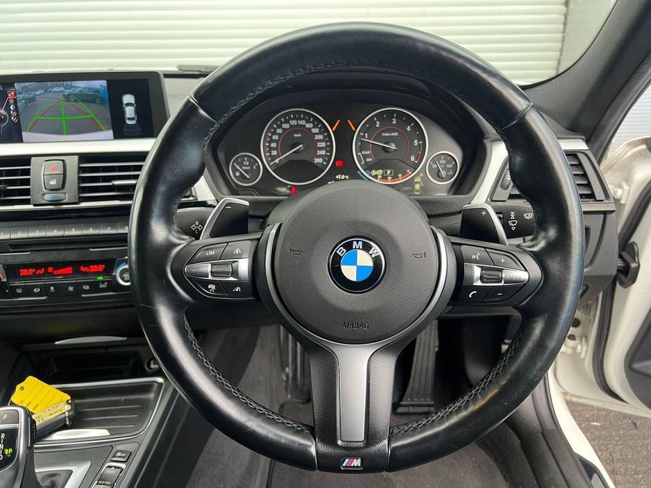 2015 BMW 3 Series 320d M-SPORT COMPETITION // HEADS-UP DISPLAY // LEATHER M-SPORT INTERIOR // REVERSE CAMERA €18,750