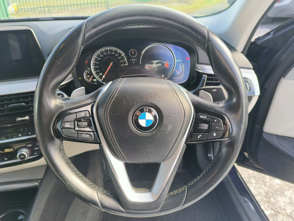 2017 BMW 5 Series - image 10