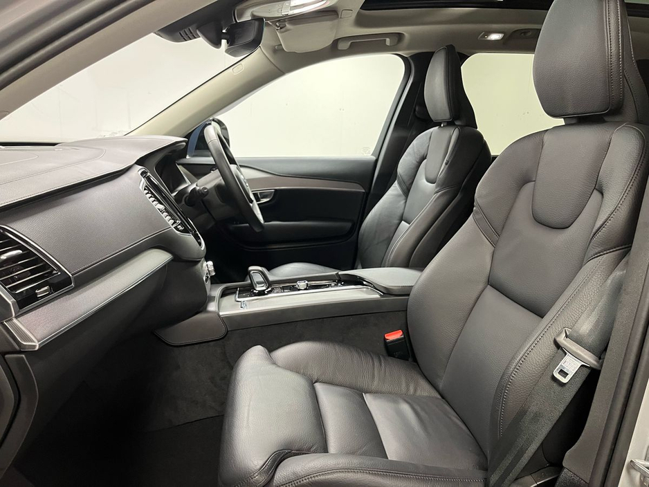 2023 Volvo XC90 - image 19