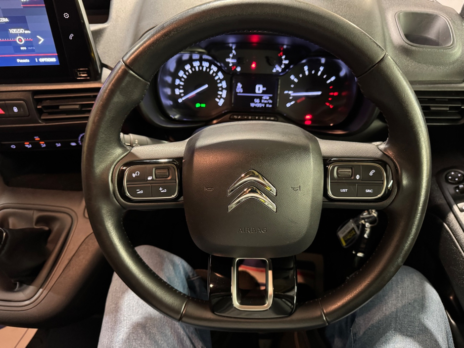 2021 Citroen Berlingo - image 15