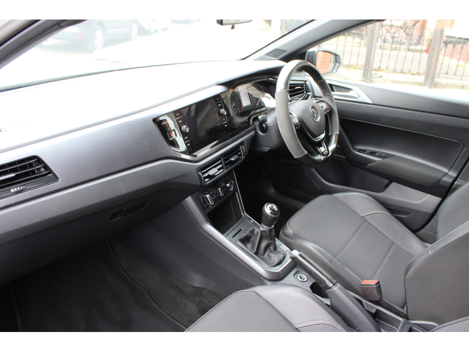 2021 Volkswagen Polo - image 8