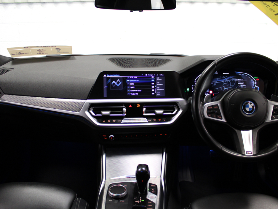 2022 BMW 3 Series - image 14