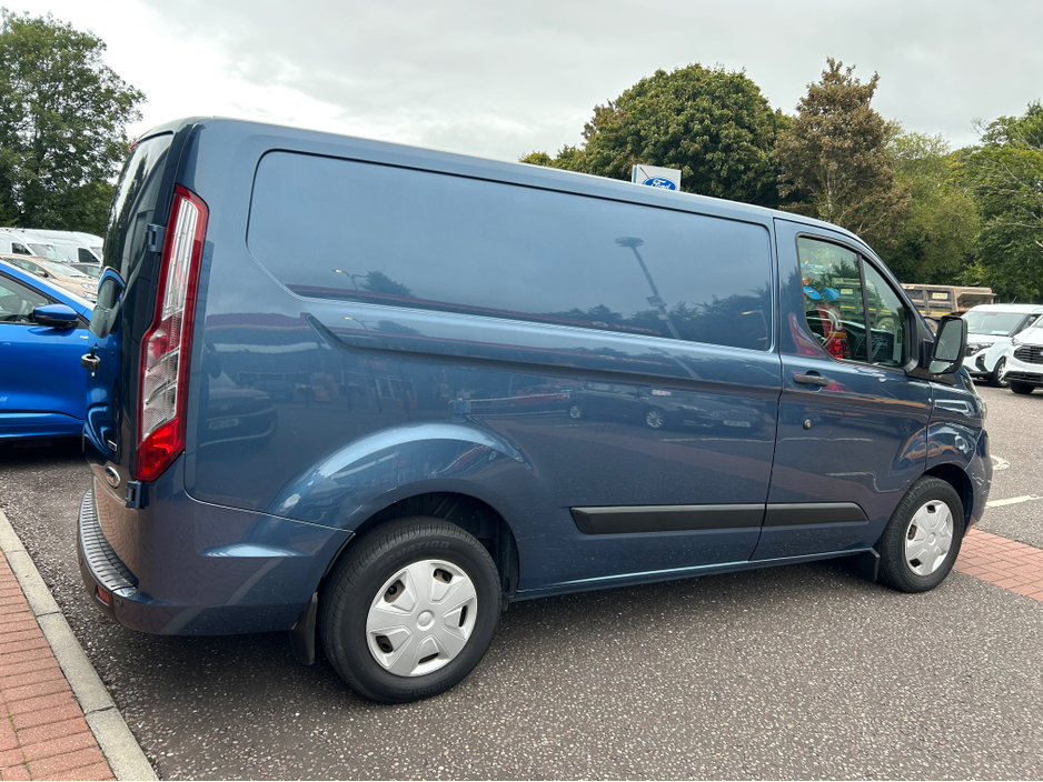 2018 Ford Transit Custom - image 5